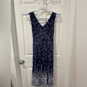 Doe & Rae women’s dress, dark blue with white design, size M, good cond.